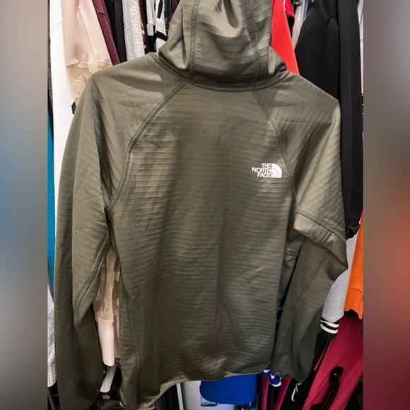 Bundle of Men’s Sportswear Adidas, North Face, Under Armour Five (5) Pieces - Picture 3 of 13